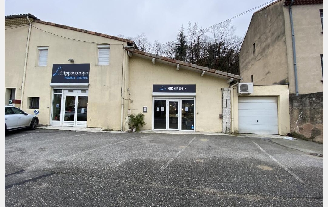 Annonces TOURNON : Local / Bureau | SAINT-PERAY (07130) | 271 m2 | 1 600 € 