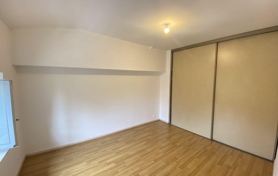 Annonces TOURNON : Appartement | SAINT-VALLIER (26240) | 48 m2 | 399 € 