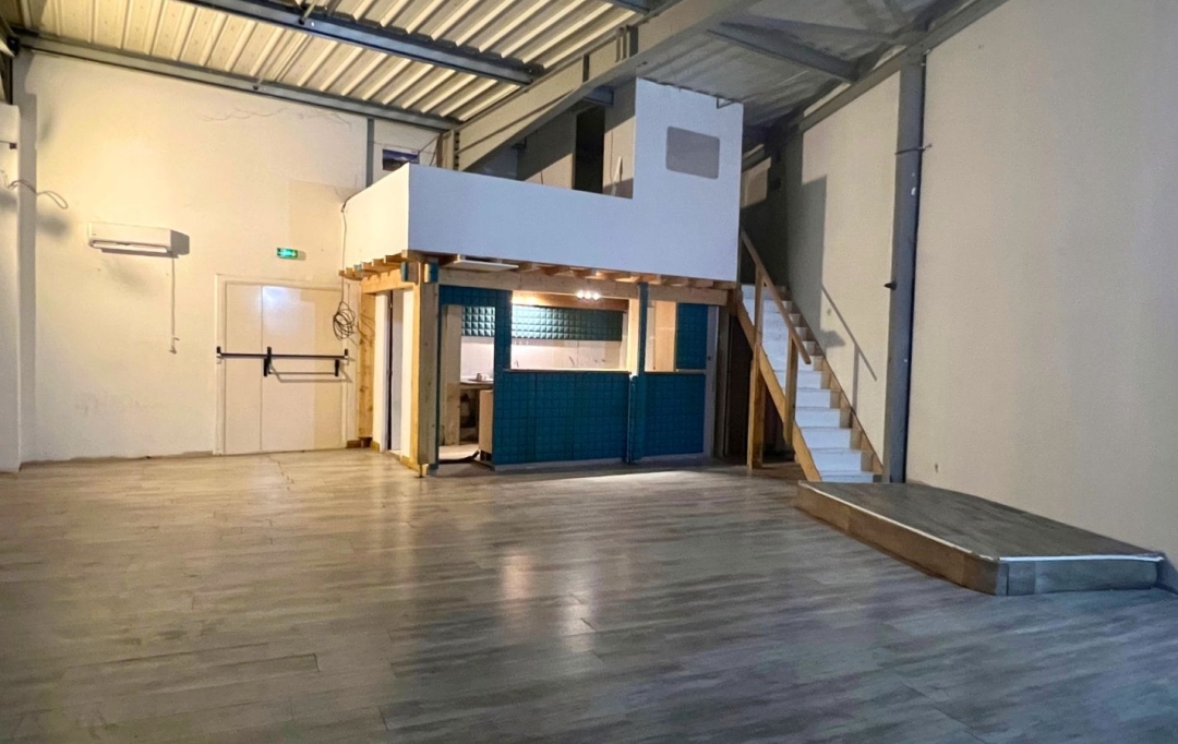 Annonces TOURNON : Office | BOURG-LES-VALENCE (26500) | 112 m2 | 110 000 € 